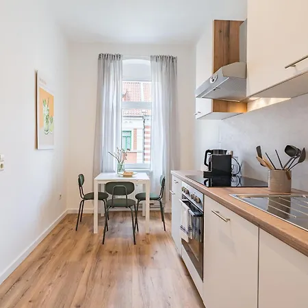 Benville - Wlan - Smart-tv - Free Parking Apartment *