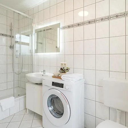 Benville Bv05 - Fuer Kurztrip & Business - Stellbare Einzelbetten - Waschmaschine - Wlan - Mikrowelle & Nespresso - Bahnhof 2min - Supermarkt 3min - Porzellanmanufaktur 10min Meissen